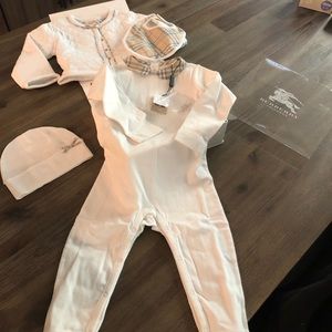 Burberry gift set box